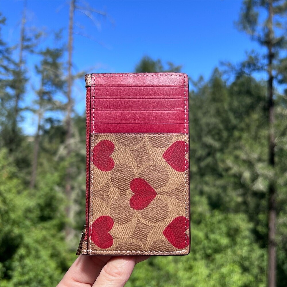 COACH Zip Card Case Tan Signature Zip Coin Wallet with Heart Print Gold Hardware